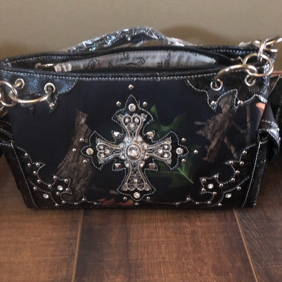 Purses - Picture 6 of 7